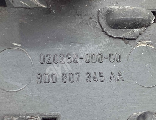 Заглушка (решетка) в бампер передний Audi A4 B5 (8D) 1999-2001 рестайлинг  Audi A4 A4 B5 (8D) 1999-2001 рестайлинг