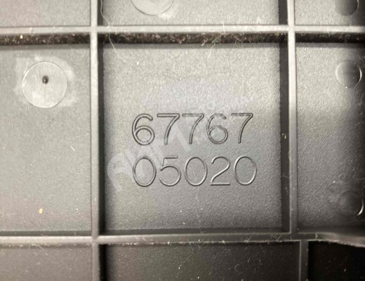 Обшивка крышки багажника Toyota Avensis II (T250) 2003-2008  Toyota Avensis Avensis II (T250) 2003-2008