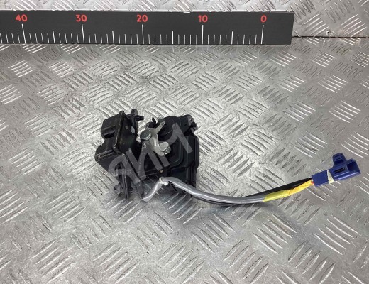 Замок багажника Toyota Avensis II (T250) 2003-2008  Toyota Avensis Avensis II (T250) 2003-2008