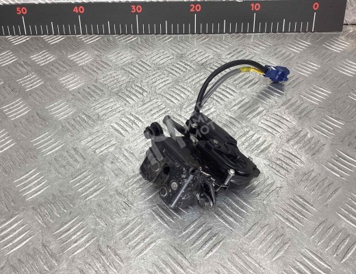 Замок багажника Toyota Avensis II (T250) 2003-2008  Toyota Avensis Avensis II (T250) 2003-2008