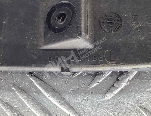 Заглушка (решетка) в бампер передний Opel Omega B 1994-1999  Opel Omega Omega B 1994-1999