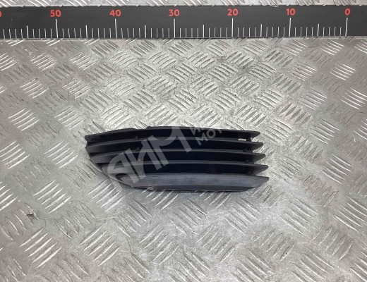 Заглушка (решетка) в бампер передний Opel Omega B 1994-1999  Opel Omega Omega B 1994-1999