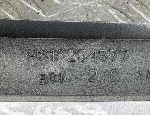 Ус под фару правый Citroen Berlingo I (MF) 1996-2002  Citroen Berlingo Berlingo I (MF) 1996-2002