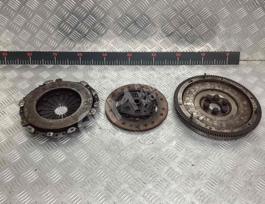 Комплект сцепления Volkswagen Transporter T3 1980-1992  Volkswagen Transporter Transporter T3 1980-1992