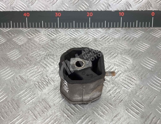 Подушка крепления двигателя Volkswagen Transporter T3 1980-1992  Volkswagen Transporter Transporter T3 1980-1992