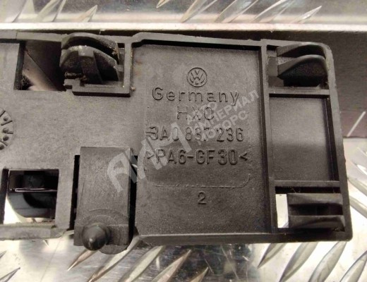 Ручка внутренняя передняя правая Volkswagen Passat B4 (3A) 1993-1997  Volkswagen Passat Passat B4 (3A) 1993-1997