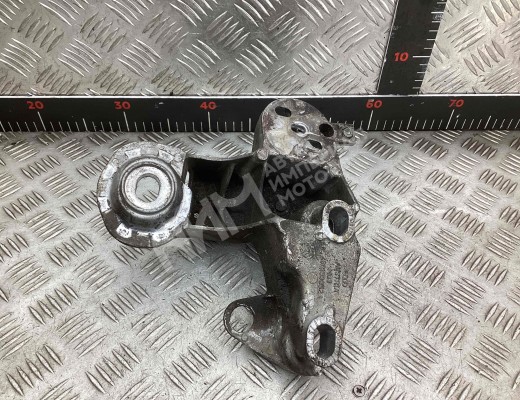 Кронштейн двигателя Audi A6 C5 (4B) 1997-2001  Audi A6 A6 C5 (4B) 1997-2001