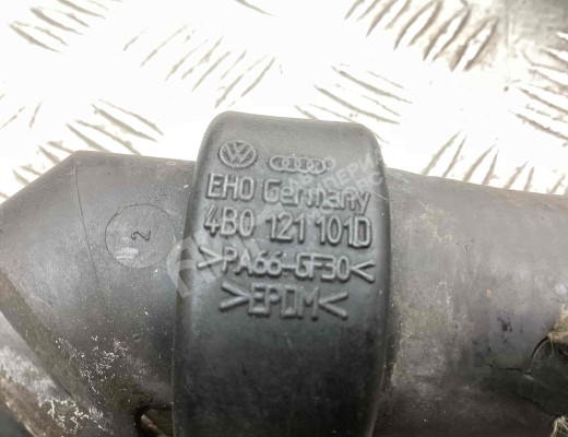 Патрубок радиатора Audi A6 C5 (4B) 1997-2001  Audi A6 A6 C5 (4B) 1997-2001