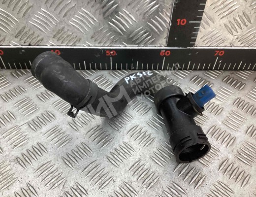 Патрубок радиатора Audi A6 C5 (4B) 1997-2001  Audi A6 A6 C5 (4B) 1997-2001