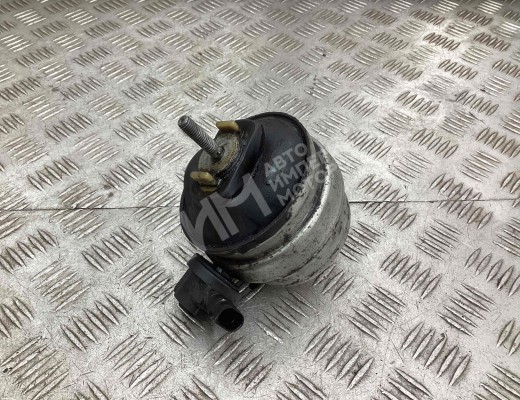 Подушка крепления двигателя Audi A4 B6 (8EC, 8E5) 2000-2004  Audi A4 A4 B6 (8EC, 8E5) 2000-2004