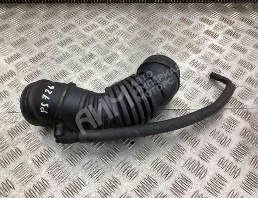 Патрубок воздушного фильтра Mitsubishi Space Wagon III 1998-2004  Mitsubishi Space Wagon Space Wagon III 1998-2004