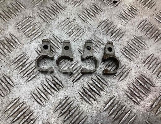 Скоба (кронштейн) крепления форсунки Alfa Romeo GT (937) 2003-2010  Alfa Romeo GT GT (937) 2003-2010