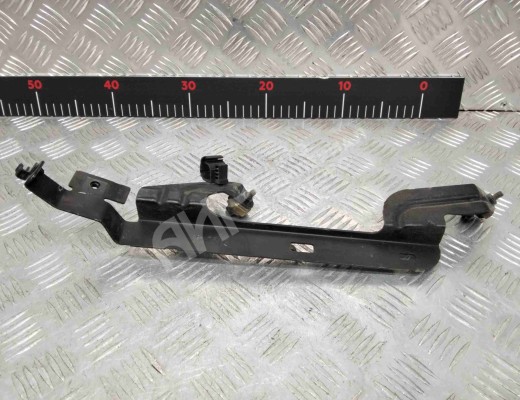 Кронштейн Volkswagen Touareg I (7L) 2002-2006  Volkswagen Touareg Touareg I (7L) 2002-2006