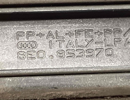 Молдинг двери задней правой Audi A4 B6 (8EC, 8E5) 2000-2004  Audi A4 A4 B6 (8EC, 8E5) 2000-2004