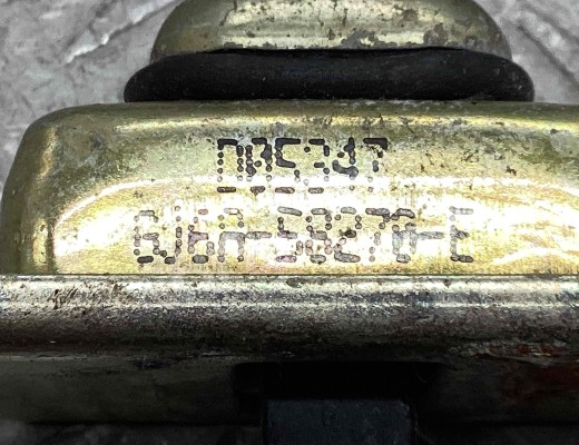 Ограничитель открывания двери передней Mazda 6 I (GG) 2002-2005  Mazda 6 6 I (GG) 2002-2005