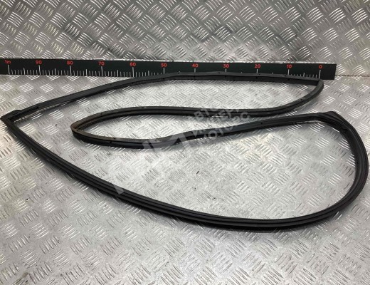 Уплотнитель двери передней левой Mazda 6 I (GG) 2002-2005  Mazda 6 6 I (GG) 2002-2005