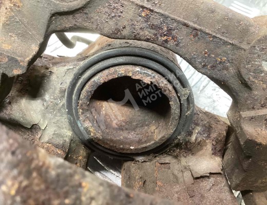 Суппорт передний правый Volkswagen Passat B5 (3B) 1996-2000  Volkswagen Passat Passat B5 (3B) 1996-2000