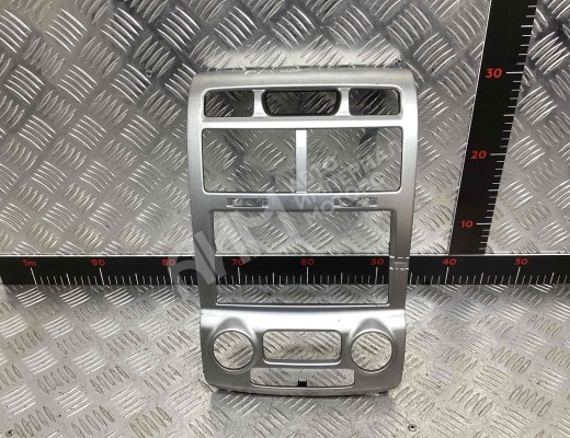 Накладка декоративная центральной консоли Kia Sportage II (JE) 2004-2008  Kia Sportage Sportage II (JE) 2004-2008