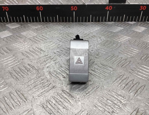 Кнопка аварийной сигнализации Kia Carnival I (GQ) 1998-2006  Kia Carnival Carnival I (GQ) 1998-2006