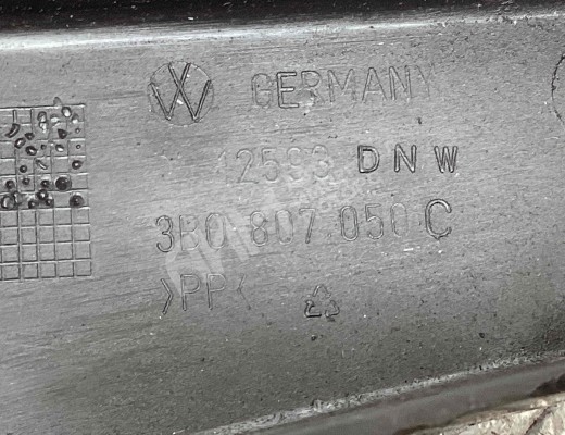Кронштейн крепления бампера переднего Volkswagen Passat B5 (3B) 1996-2000  Volkswagen Passat Passat B5 (3B) 1996-2000