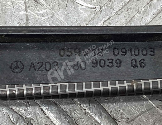Накладка декоративная центральной консоли Mercedes C (W203) 2000-2004  Mercedes C C (W203) 2000-2004
