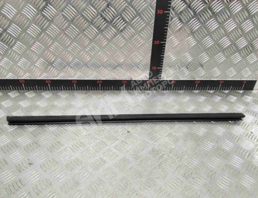 Молдинг стекла двери передней левой внутренний Opel Corsa D 2006-2010  Opel Corsa Corsa D 2006-2010