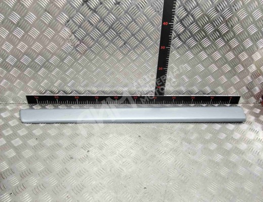 Молдинг двери передней левой Citroen C5 I 2004-2008 рестайлинг  Citroen C5 C5 I 2004-2008 рестайлинг