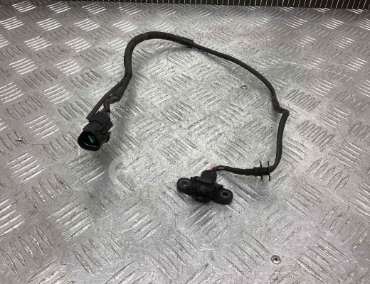 Датчик коленвала Mitsubishi Carisma (DA) 1995-2004  Mitsubishi Carisma Carisma (DA) 1995-2004