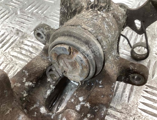 Суппорт задний правый Peugeot 407 2004-2010  Peugeot 407 407 2004-2010
