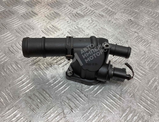 Фланец (тройник) системы охлаждения Volkswagen Passat B6 (3C) 2005-2010  Volkswagen Passat Passat B6 (3C) 2005-2010