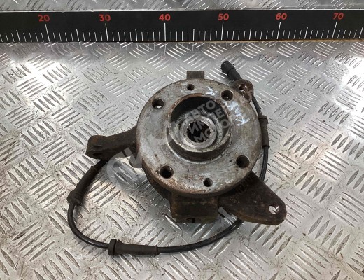 Ступица передняя правая Renault Megane I 1995-2002  Renault Megane Megane I 1995-2002