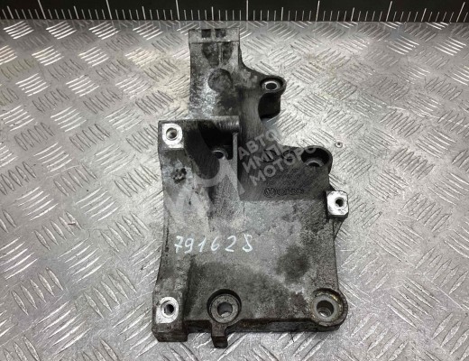 Кронштейн генератора Volkswagen Passat B6 (3C) 2005-2010  Volkswagen Passat Passat B6 (3C) 2005-2010