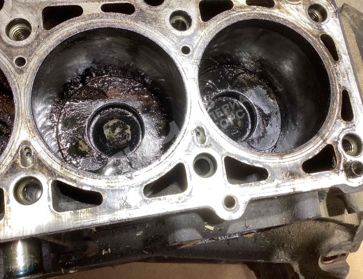 Блок цилиндров Mercedes C (W203) 2000-2004  Mercedes C C (W203) 2000-2004