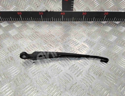 Щеткодержатель задний Volkswagen Passat B5 (3B) 1996-2000  Volkswagen Passat Passat B5 (3B) 1996-2000