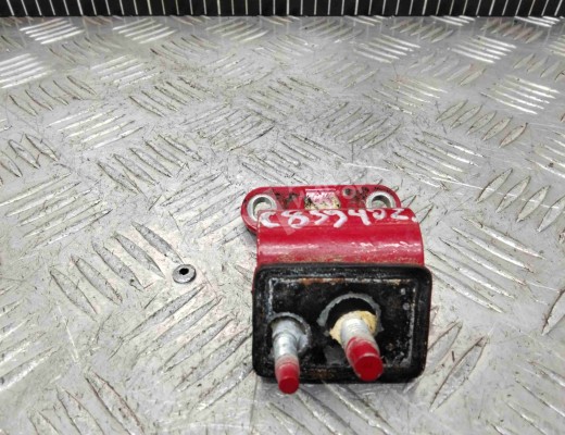 Петля крышки багажника Volkswagen Passat B5 (3B) 1996-2000  Volkswagen Passat Passat B5 (3B) 1996-2000