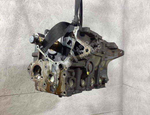 Блок цилиндров Mitsubishi Carisma (DA) 1995-2004  Mitsubishi Carisma Carisma (DA) 1995-2004