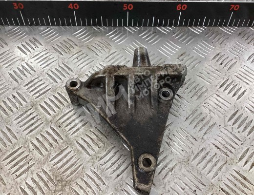 Кронштейн двигателя Nissan Primera II (P11) 1996-2002  Nissan Primera Primera II (P11) 1996-2002