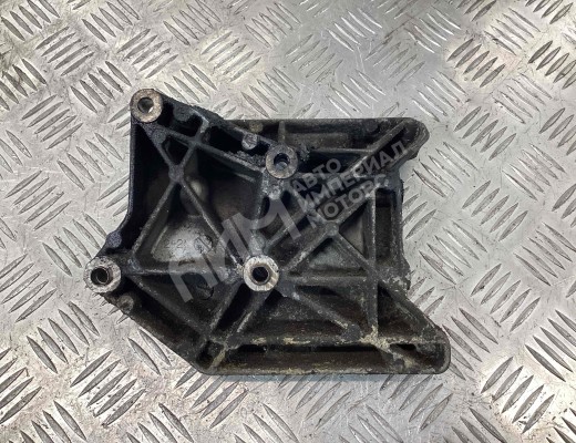 Кронштейн компрессора кондиционера Mercedes Vito I (W638) 1996-2003  Mercedes Vito Vito I (W638) 1996-2003