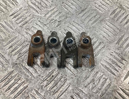 Скоба (кронштейн) крепления форсунки Iveco Daily IV 2006-2011  Iveco Daily Daily IV 2006-2011