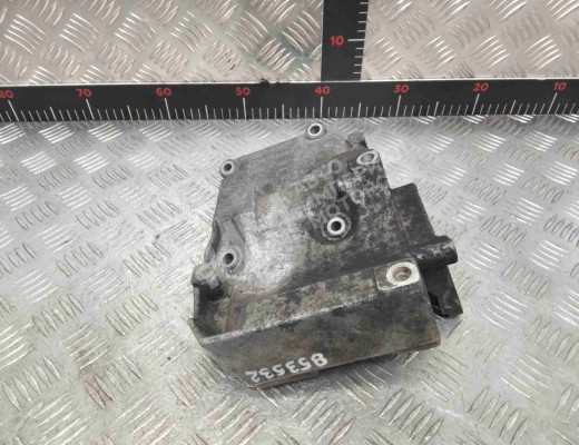 Кронштейн компрессора кондиционера Volkswagen Passat B5 (3B) 1996-2000  Volkswagen Passat Passat B5 (3B) 1996-2000