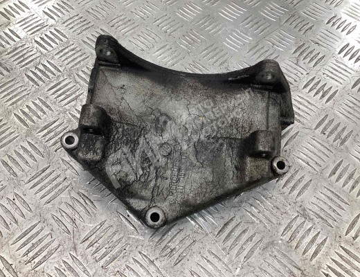 Кронштейн генератора Mercedes C (W202) 1993-1997  Mercedes C C (W202) 1993-1997