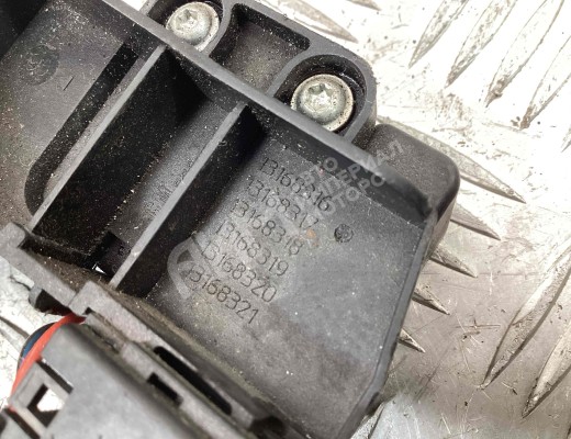 Кнопка открытия багажника Opel Meriva A 2002-2006  Opel Meriva Meriva A 2002-2006