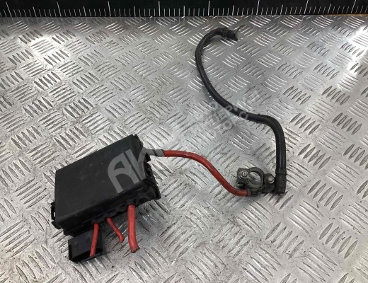 Блок предохранителей Volkswagen Golf IV (1J) 1997-2004  Volkswagen Golf Golf IV (1J) 1997-2004