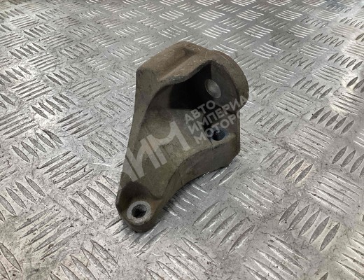 Кронштейн КПП Audi A4 B5 (8D) 1999-2001 рестайлинг  Audi A4 A4 B5 (8D) 1999-2001 рестайлинг