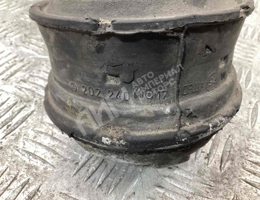 Подушка крепления двигателя Mercedes C (W202) 1993-1997  Mercedes C C (W202) 1993-1997