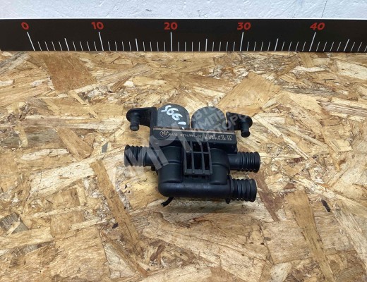 Кран отопителя (печки) BMW 5-Series (E39) 2000-2004 рестайлинг  BMW 5-Series 5-Series (E39) 2000-2004 рестайлинг