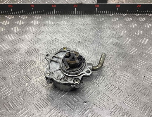 Насос вакуумный Mercedes C (W203) 2000-2004  Mercedes C C (W203) 2000-2004