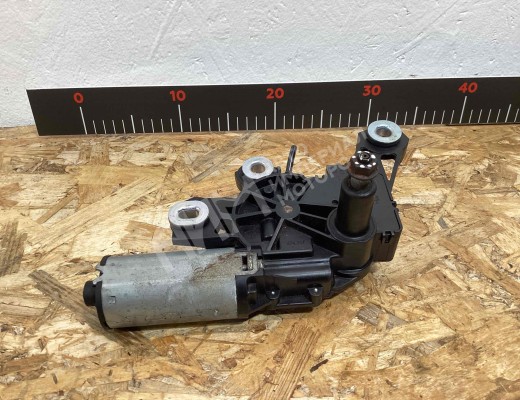 Моторчик заднего стеклоочистителя (дворника) Volkswagen Passat B5 (3B) 1996-2000  Volkswagen Passat Passat B5 (3B) 1996-2000