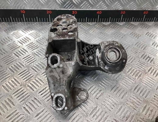 Кронштейн двигателя Audi A4 B5 (8D) 1999-2001 рестайлинг  Audi A4 A4 B5 (8D) 1999-2001 рестайлинг