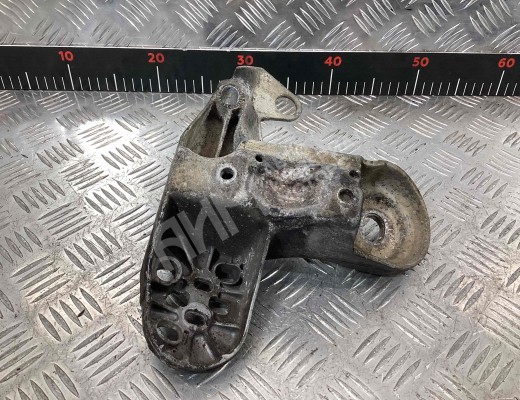 Кронштейн двигателя Audi A4 B5 (8D) 1994-1999  Audi A4 A4 B5 (8D) 1994-1999